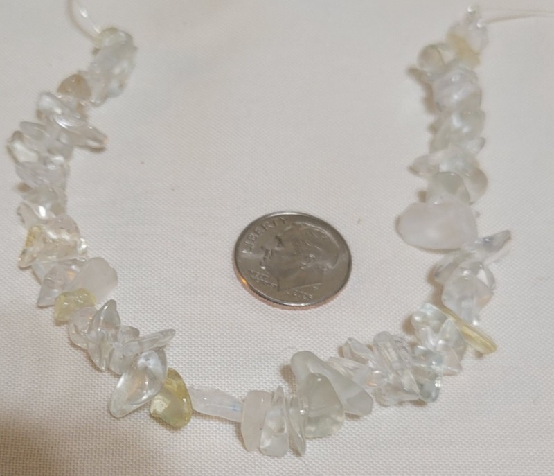 L489 6 to 8mm  chip glass beads. will combine to save on shipping 