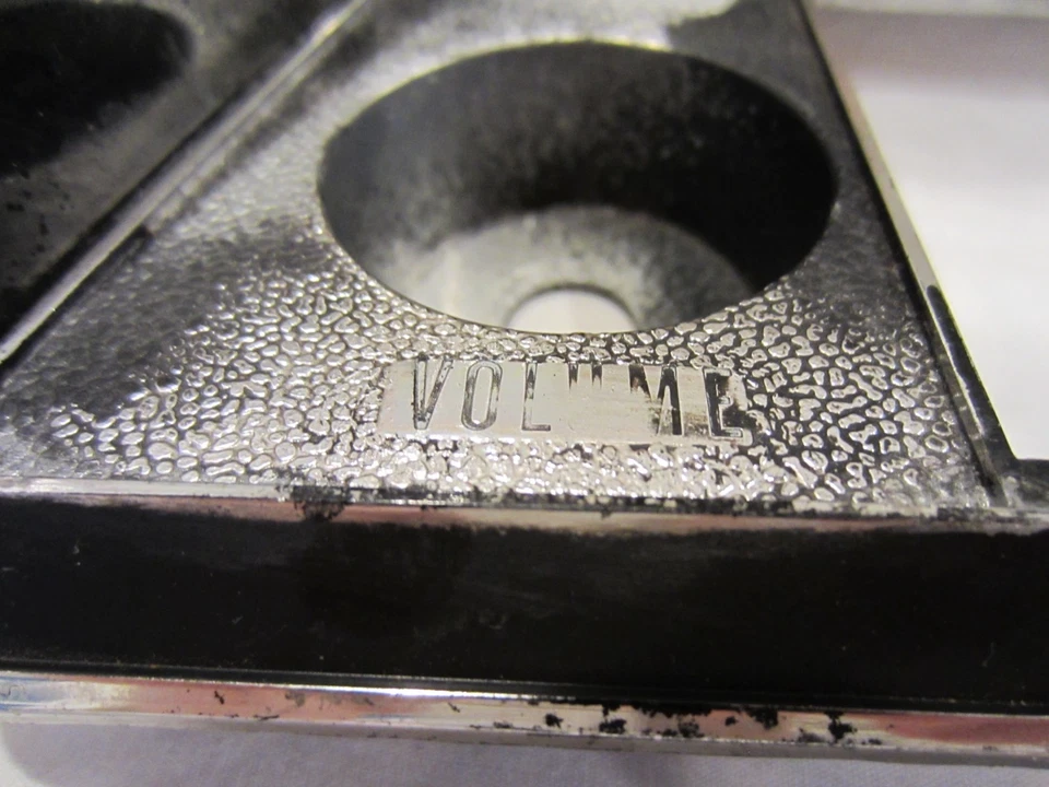 Buick Skylark 1970-1972, GS, GSX radio bisel, negro, GM 1233228, USADO Foto 4 de 4