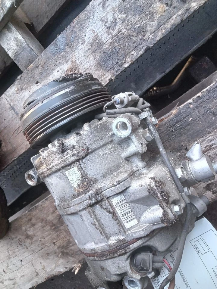 Used A/C Compressor fits: 2013 Bmw 650I xDrive50i 4.4L twin turbo w/carbon dioxi - Imagem 2 de 4