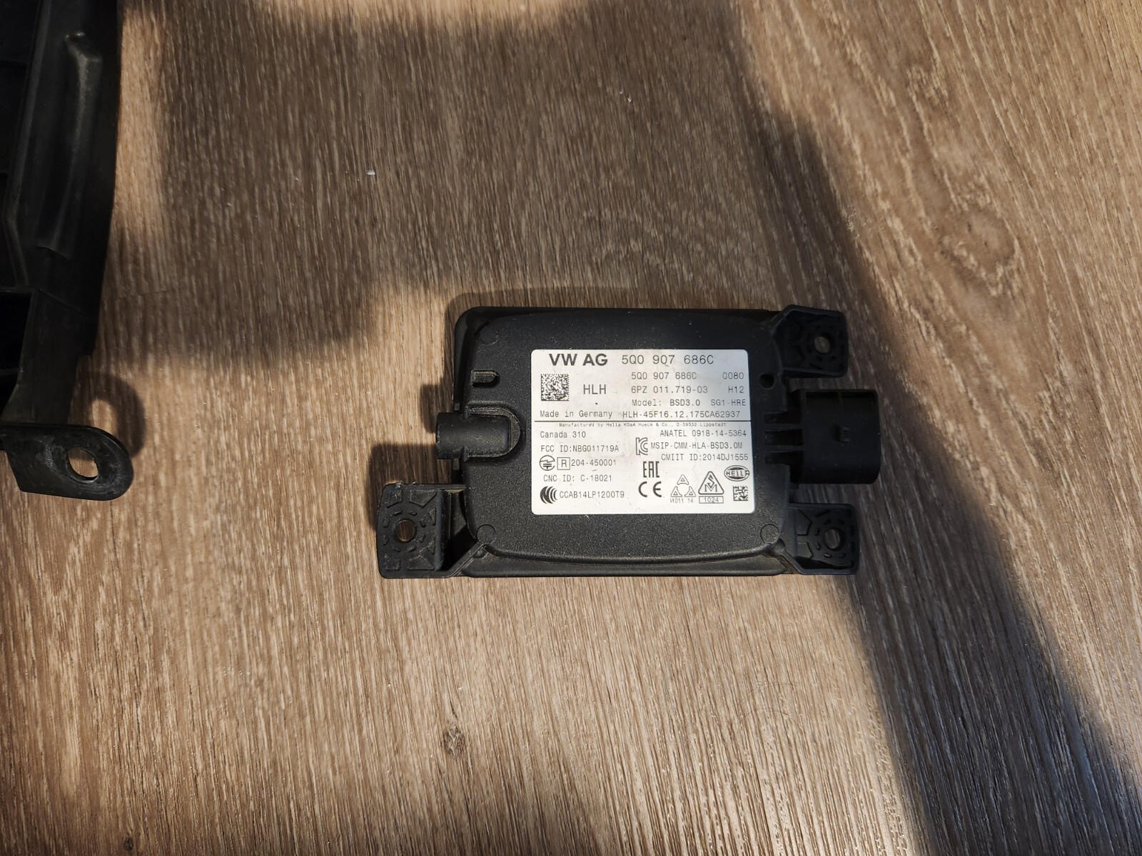 2018-2020 Volkswagen Tiguan Blind Spot RIGHT Radar Sensor Module WITH BRACKET