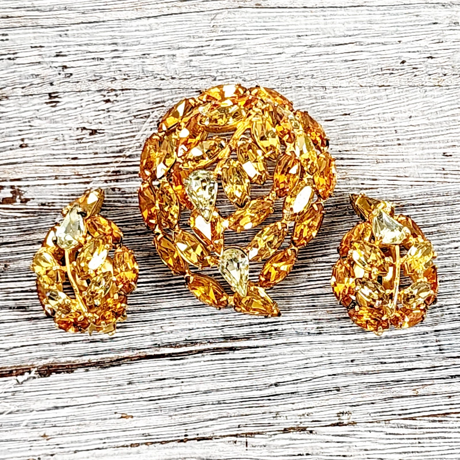 BOUCLES D'OREILLES BROCHE VINTAGE CHRISTIAN DIOR PAR KRAMER SIGNÉES STRASS SUPERBE