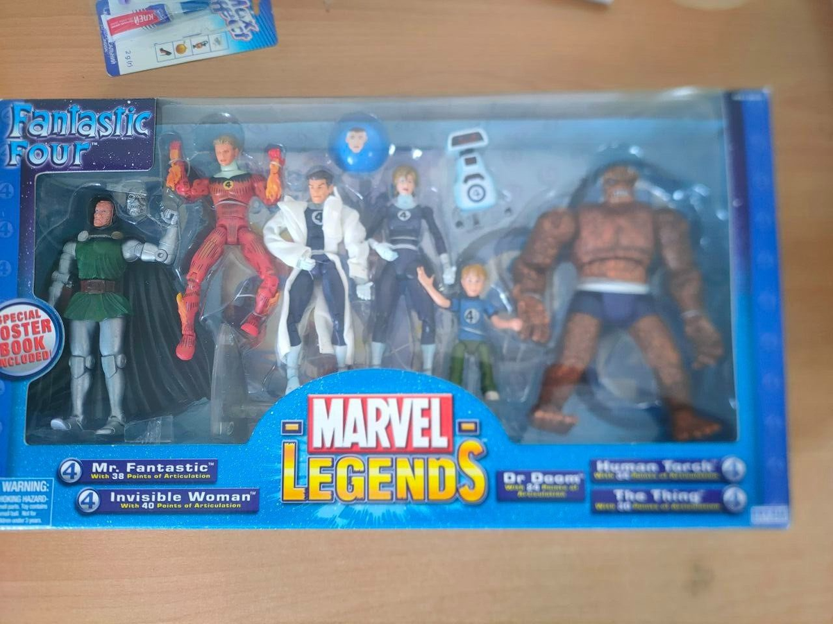 2003 ToyBiz - FANTASTIC FOUR 4 - Marvel Legends Figure Box 2003 ToyBiz - FANTASTIC FOUR 4 - Marvel Legends Figure Box