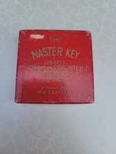 VTG The Master Key Chromatic Pitch Pipe Instrument Wm KRATT Co A-440 13 KEYS