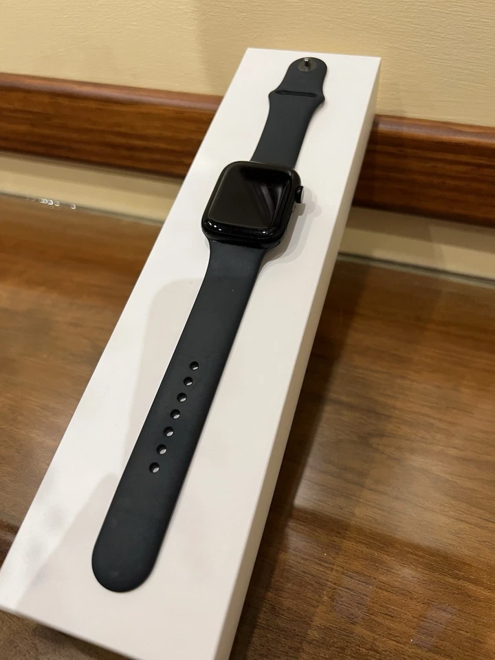 Apple Watch Series 7 45mm (GPS + Celular) Aluminio - Midnight - Imagen 2 de 4