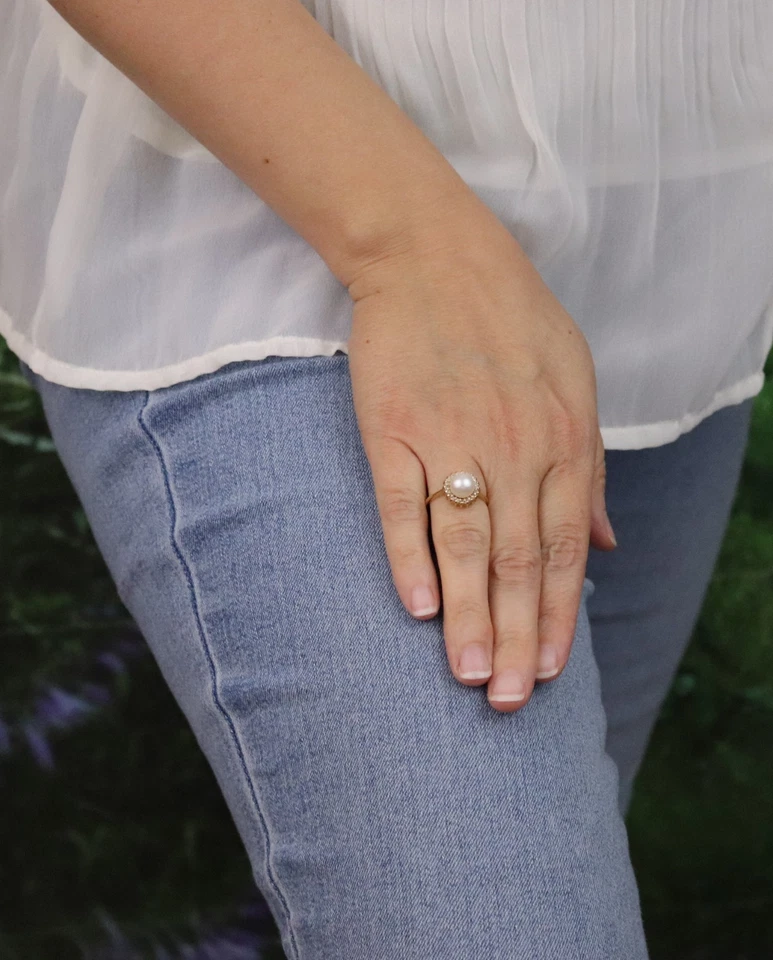 Anillo de oro amarillo de 14k con halo de diamantes y perlas de agua dulce talla 6 3/4 Foto 4 de 4