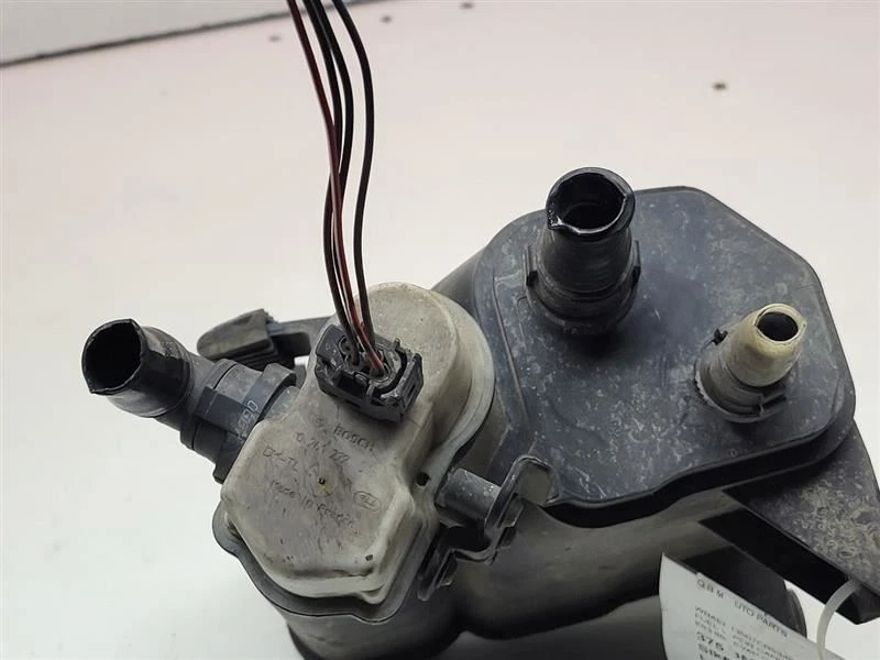 BMW 650I E63 650 2008 bote evap Foto 4 de 4