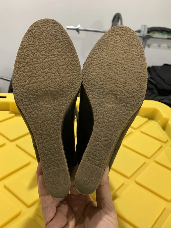 Mossimo Dark Brown Suede Women’s shoes - Size 8.5 - Image 4 of 4