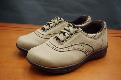 SAS Walk Easy Shoes Womens Size 7 Wide Beige Nubuck Lace Up Casual Comfort