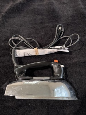 Black & Decker The Classic Steam & Dry Iron, Excellent Working Condition.