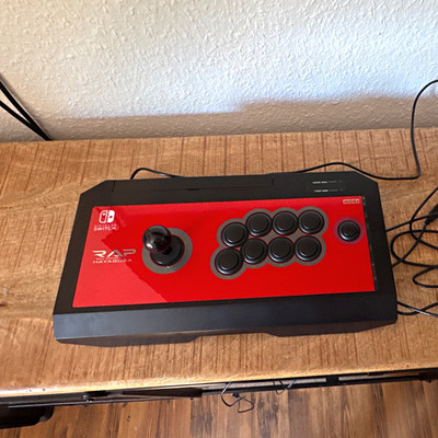 HORI Real Arcade Pro V Hayabusa Arcade Stick verkabelt Switch/PC NSW-006U