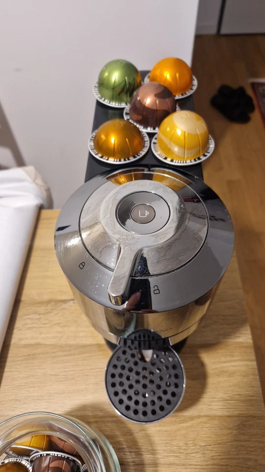 De'Longhi Nespresso Vertuo Coffee Capsule Machine Steckdose grau, Foto 1 von 5