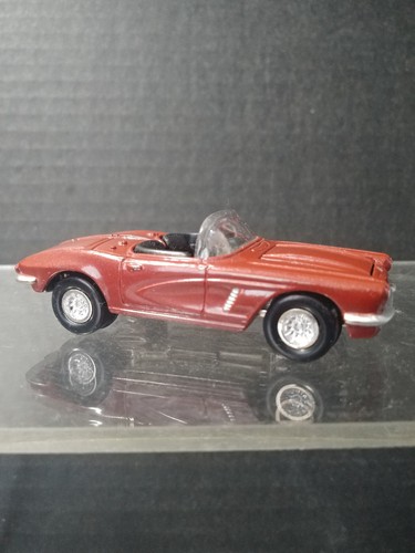 1/64 1962 CORVETTE CONVERTIBLE METALFLAKE RED - Picture 2 of 4