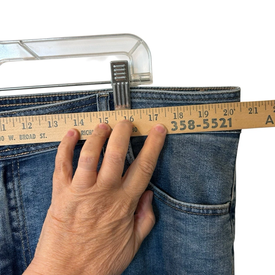 Chicos Womens Trouser Crop Light Wash Classic Blue Wide-Leg Jeans 3.5 Size 18 - Image 4 of 4