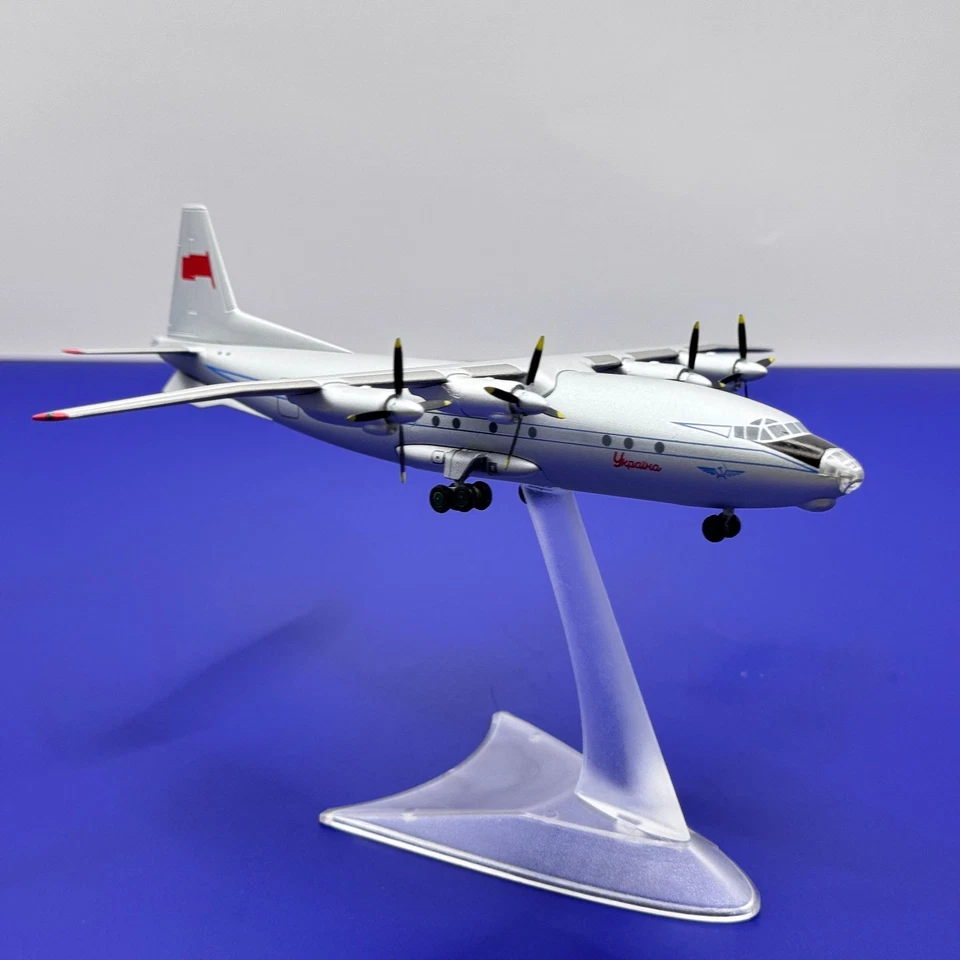 Antonov An-10 Prototype 1 “Ukraina” | Test Flight ADB Antonov 1957 | 1:200 Scale - Image 3 of 4