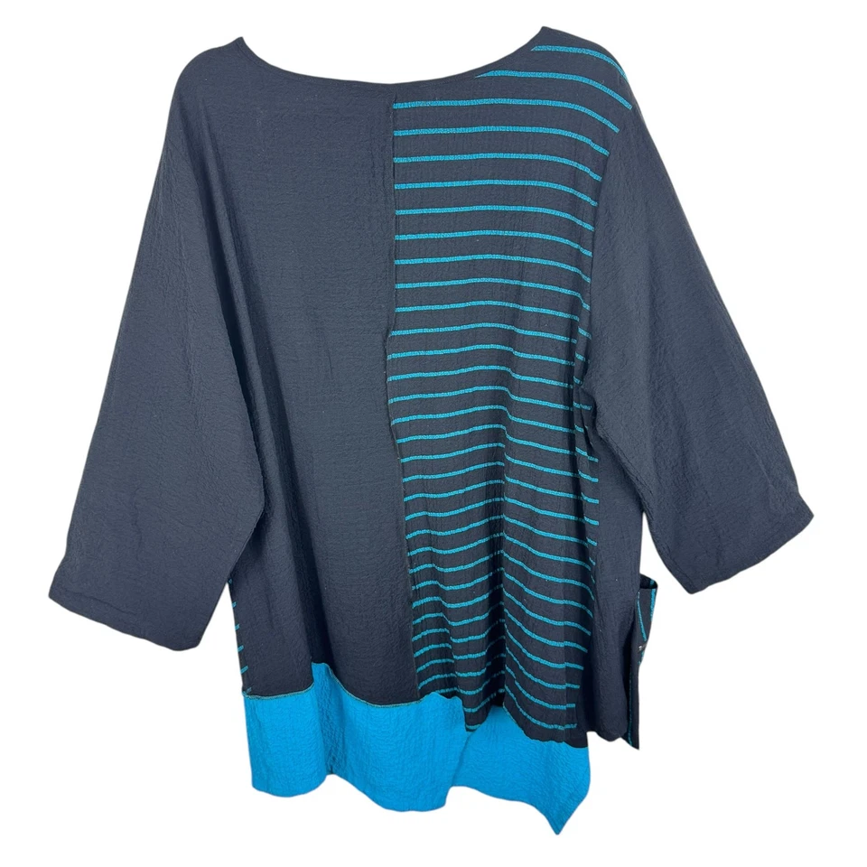 Blusa Ali Miles Rayas Azul Negro Asimétrica 3/4 Pestaña Enrollable Manga Arrugada 2X Foto 2 de 4