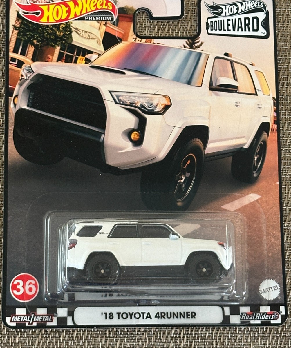 ホットウィール　4runner 3台 Amazon.com: Hot Wheels HKC73 Car Culture Off Road - 2018
