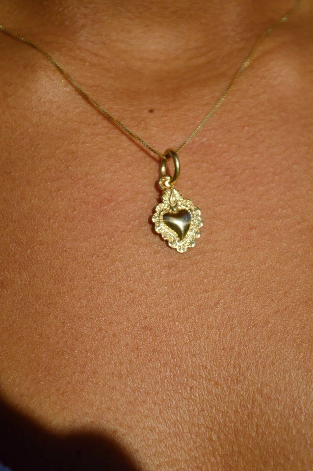 Collana con ciondolo cuore sacro in argento 925 placcato in oro - Immagine 2 di 4