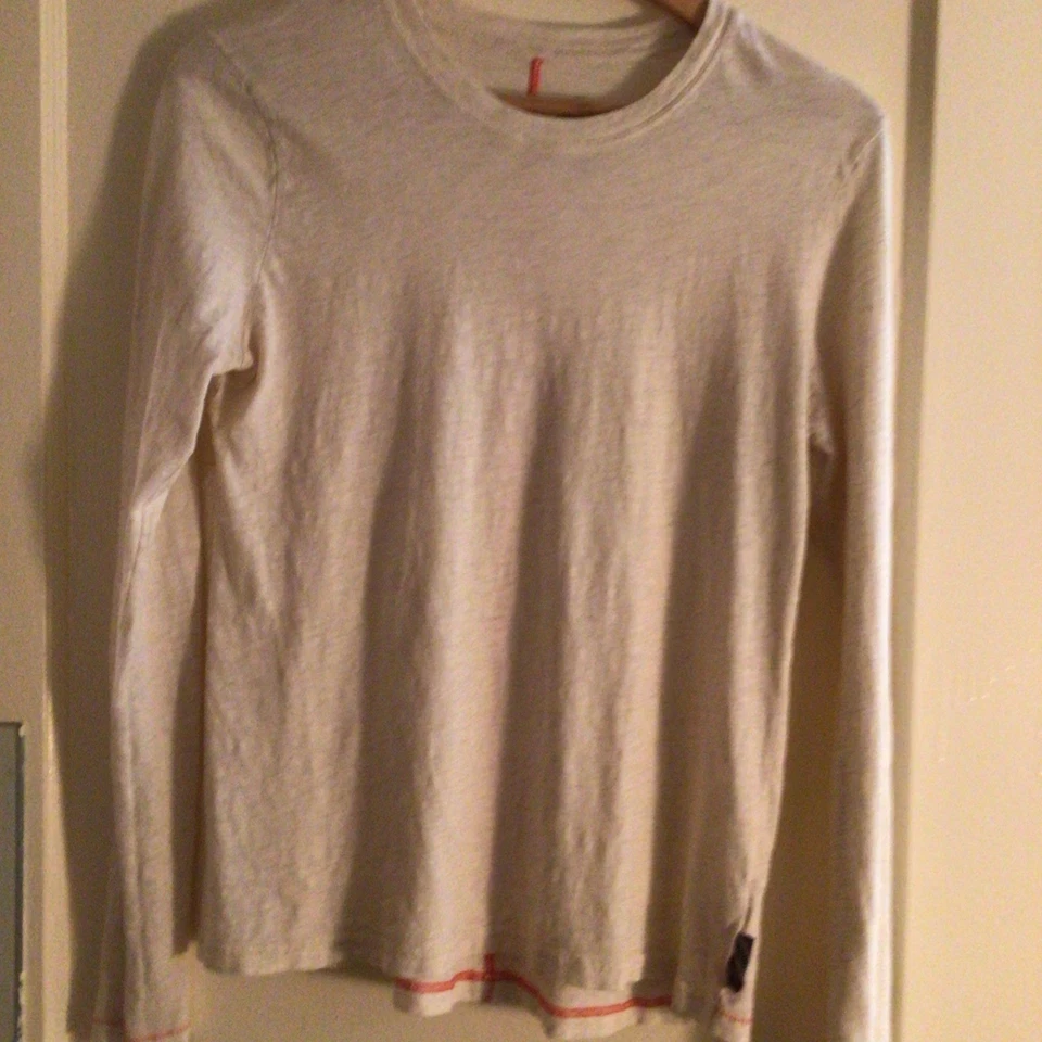 Camisa de mujer Janji para correr manga larga talla M crema elástica agujeros para el pulgar Foto 2 de 4