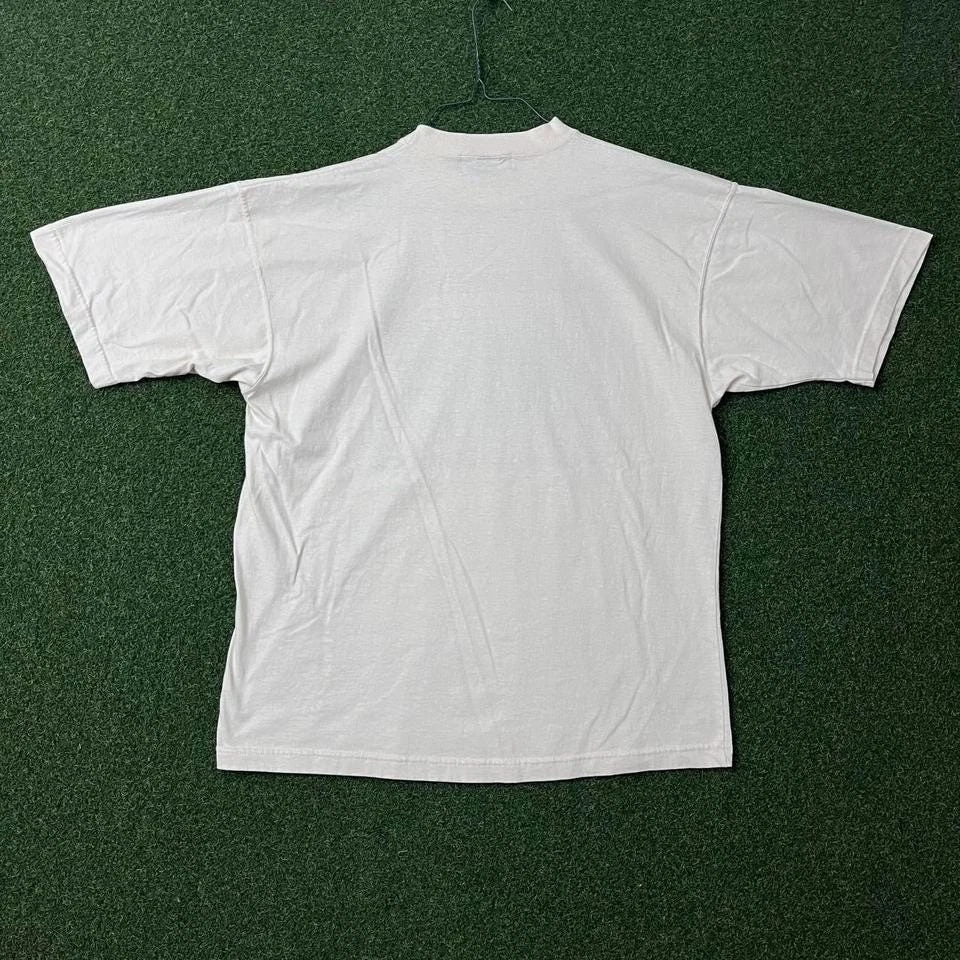 Camiseta gráfica vintage anos 90 Eddie Bauer creme feita nos EUA - Imagem 4 de 4