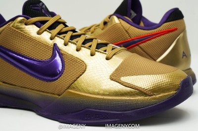 NIKE KOBE V PROTRO SIZE 7.5 UNDEFEATED HALLL OF FAME GOLD MULTI