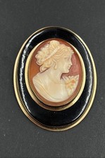 18K Gold Lady Cameo Vintage Pendant