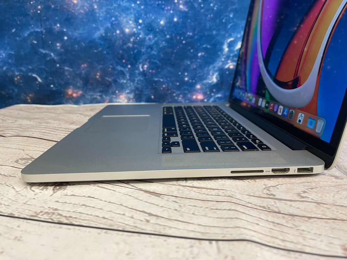 MacBook Pro 15,4 Retina - Intel Core i7 - RAM 16Go - 256Go