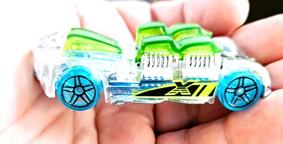 Hot Wheels 2004 WHAT-4-2 Loose Diecast Car add a unique piece