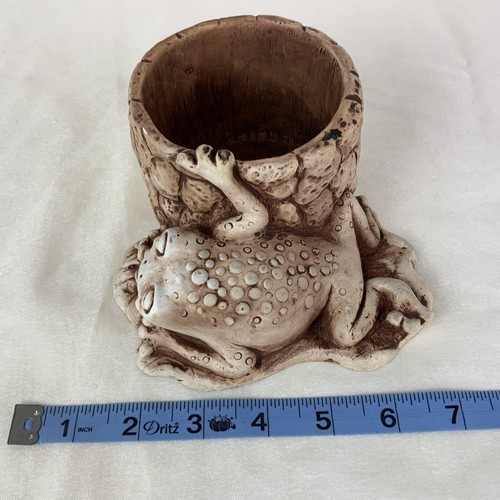Vintage 1984 - Pompadour - Imitation Wood Frog Planter/Flower Pot - Afbeelding 10 van 10