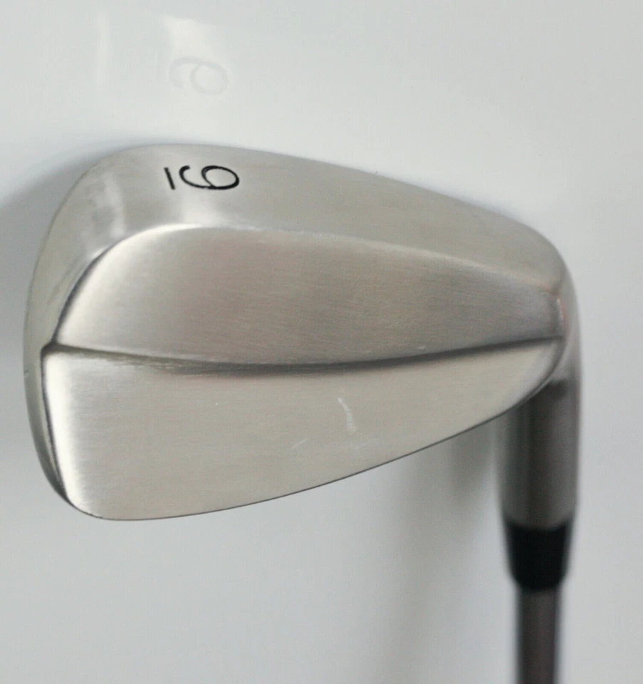 Used 36 Inch Shaft 9 Iron Golf Club Light Weight Medicus Unisex Right Hand - Image 3 of 4