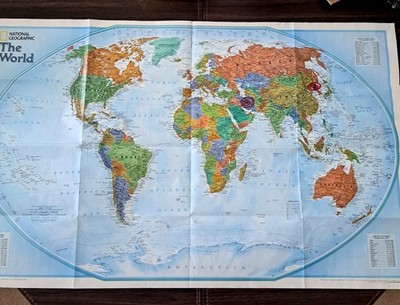 NATIONAL GEOGRAPHIC WORLD MAP SATELLITE VIEW ON BACK 2004 VINTAGE  20 X 32 