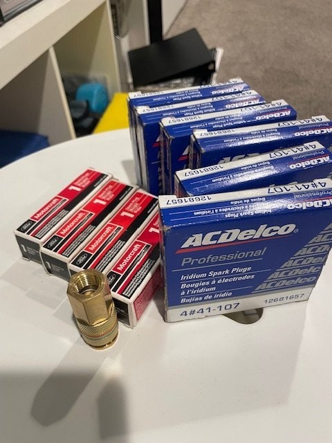 Lot Brand New in Original Box Spark Plugs 28 AC Delco #41-107  Ford SP-420A