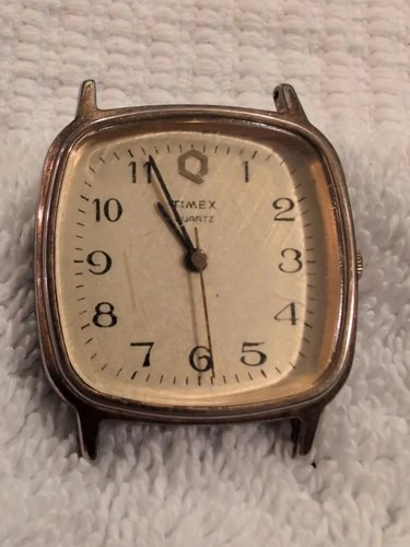 VINTAGE TIMEX Q SQUARE Goldtone BEZEL QUARTZ MEN'S Wrist Watch, New Battery