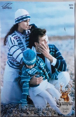 Neu Orig Hayfield Dk Family Pullover Westen Accessoires Strickmuster 7073