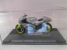 OLIVIER JACQUE YAMAHA YZR250  2000  1-24 SCALE MOTORCYCLE MODEL