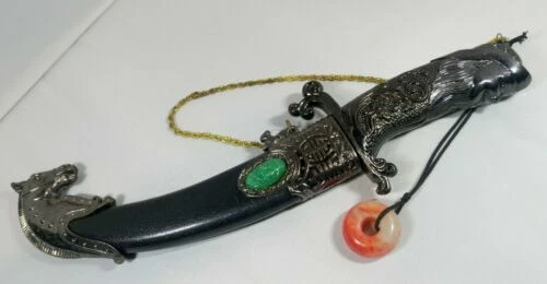Ambidextrous Collectable Daggers