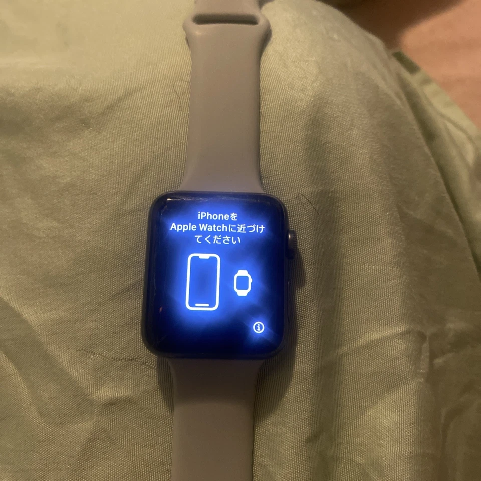 APPLE Watch Series 3 40mm GPS + WiFi + Bluetooth - used cracked screen - Image 3 of 4