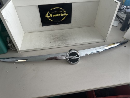 Gitter OPEL CORSA C (X01) 1.4 (F08, F68) OPEL: 551290562 1324388 461088395