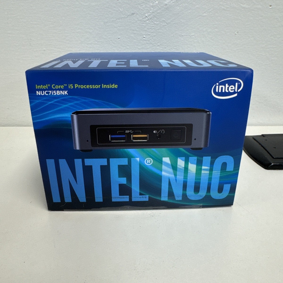 ⭕️完成品NUC7i5BNK/i5-7260U/SSD256G/メモリ8G Intel NUC7i5BNK Desktop Computer Intel i5 7th Gen. 8GB RAM