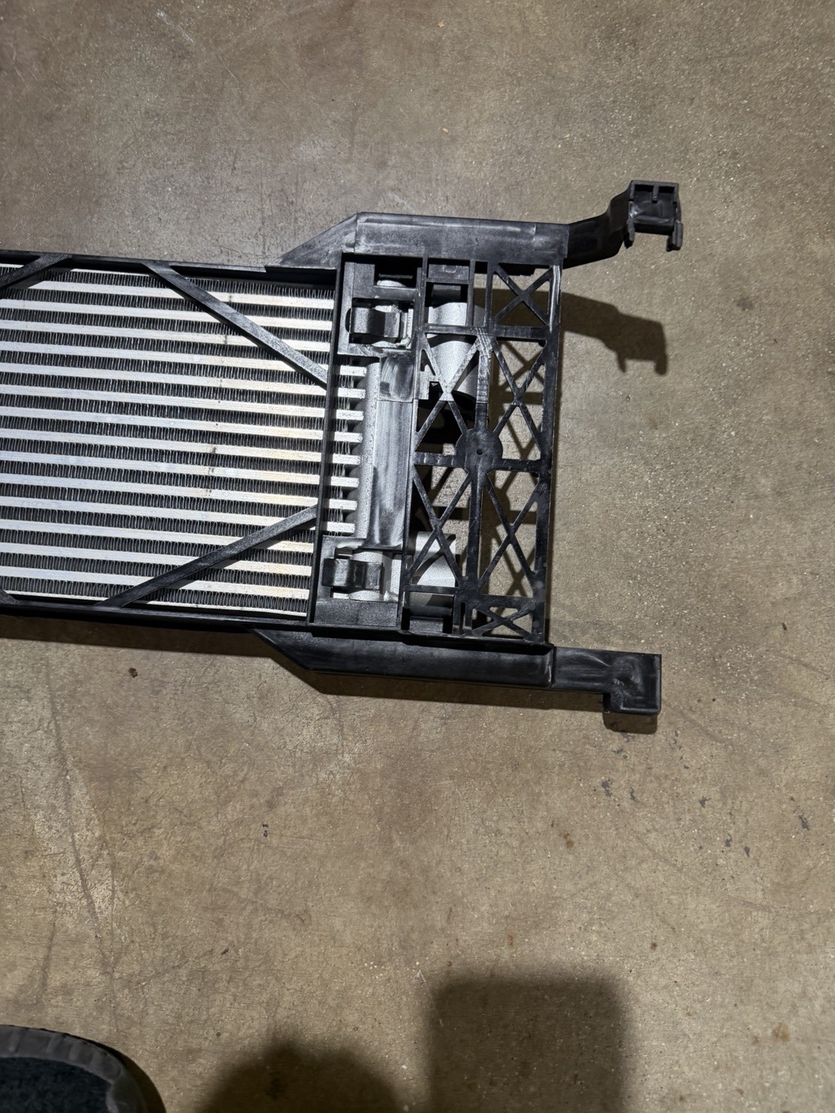 Maserati Grecale 2.0 Oil Cooling Radiator 670161225
