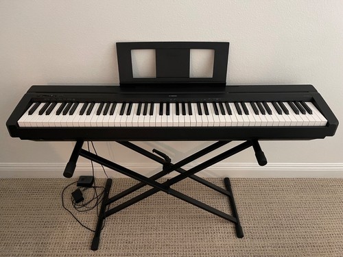 Yamaha P71 weighted portable keyboard and stand with pedal and AC adapter