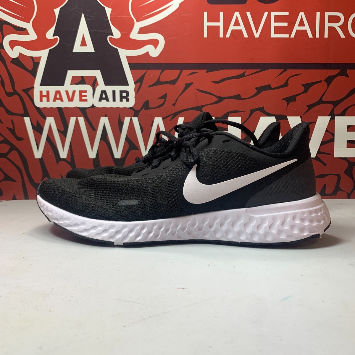 Nike Revolution Running Shoe Black/White Mens Size 12 Lightly