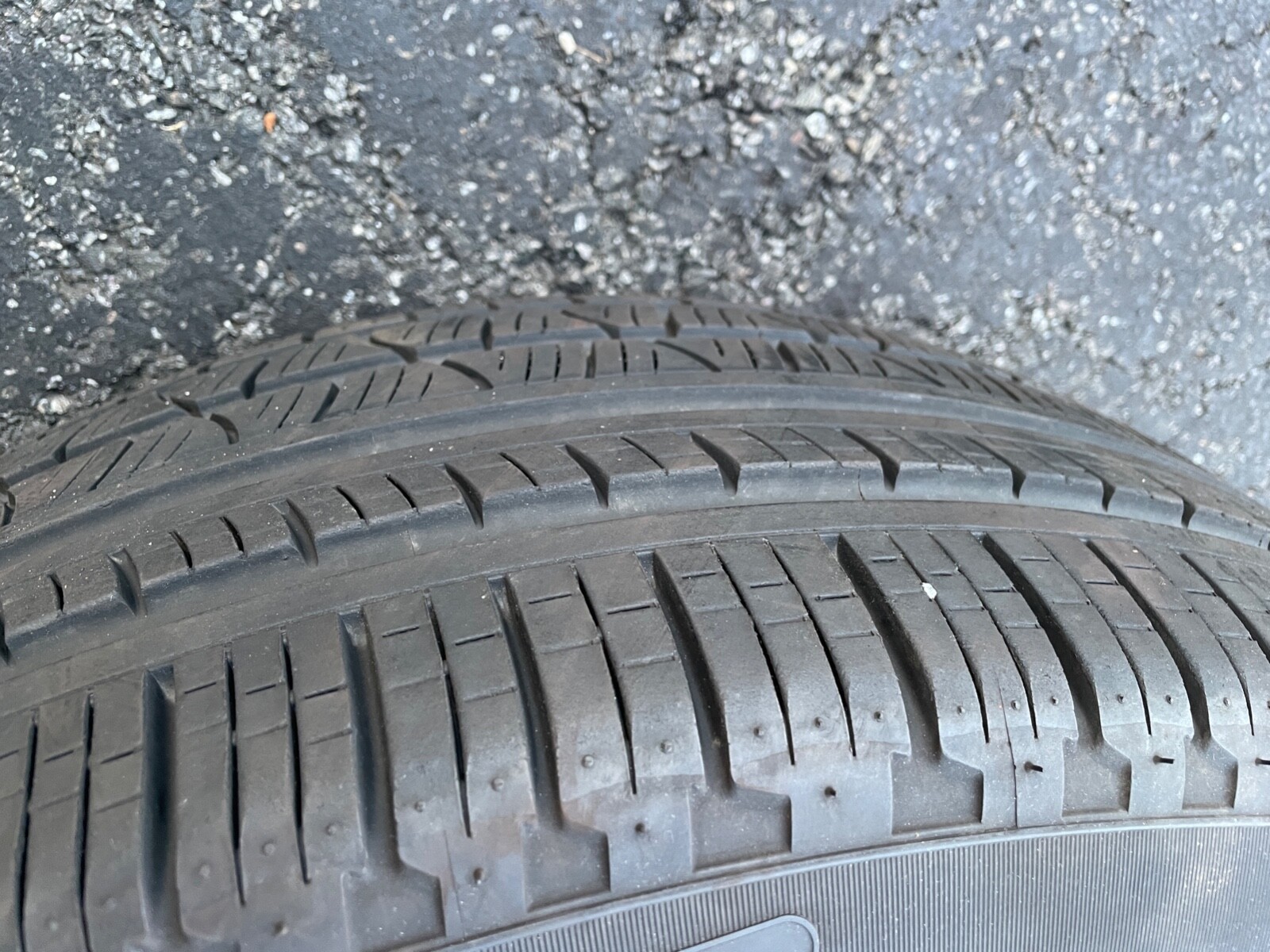 Bentley Bentayga all season/winter tires and wheels 285/45/21 - great condition