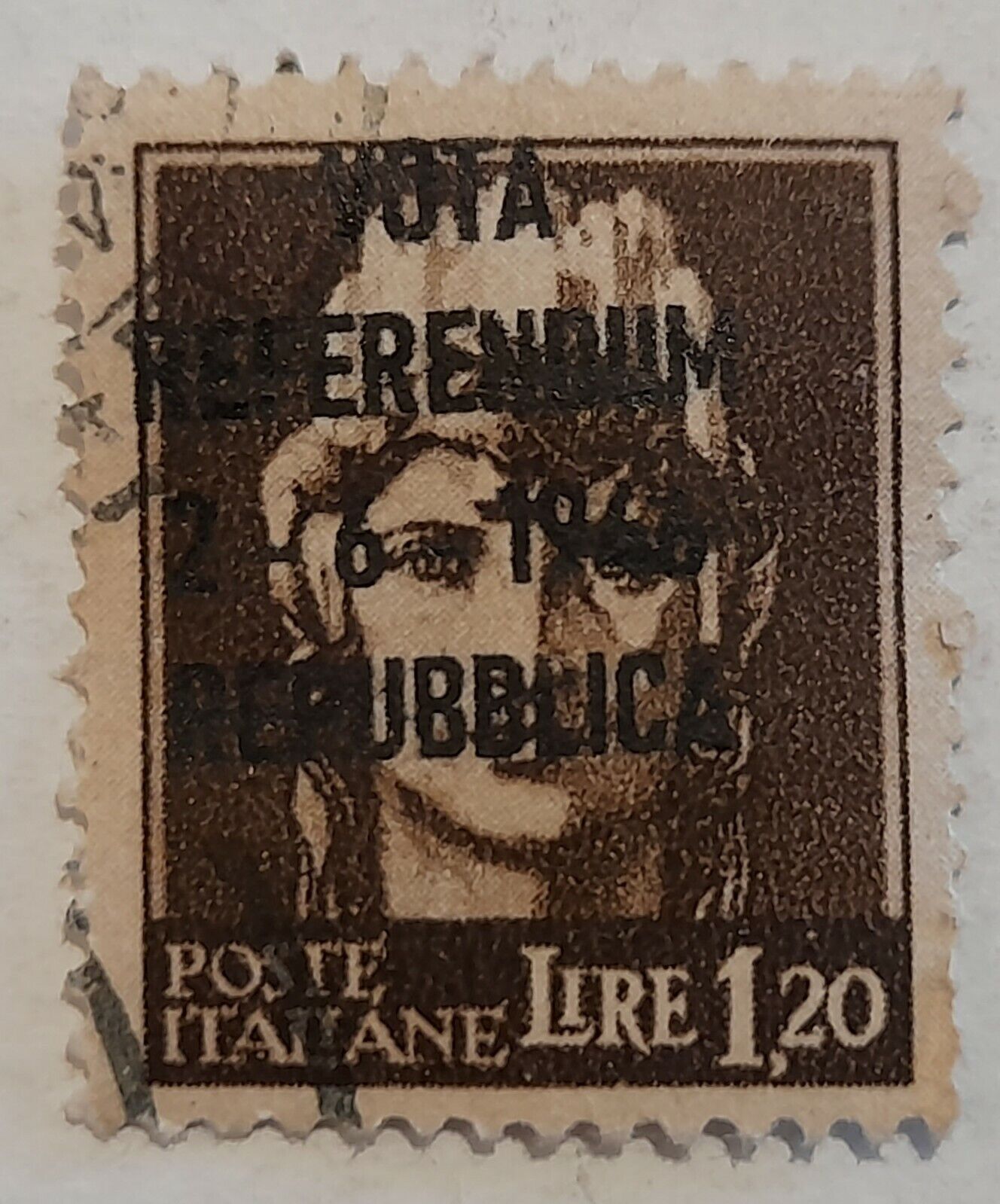 Foto 1 di 2