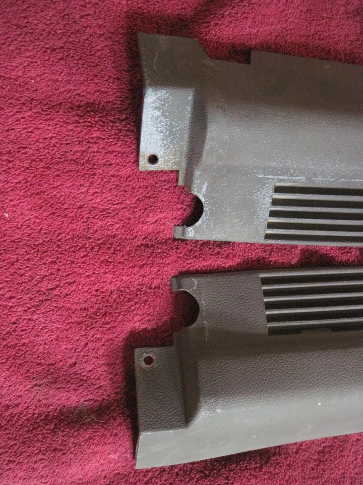 71-73 Buick Riviera Paquete Trasero Bandeja Estante Borde Plástico Descongelación Ventilación Derecha Derecha Foto 4 de 4