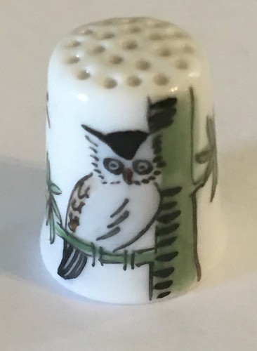 Dé à coudre hibou ancien souvenir de collection - Photo 1/2