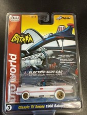 Auto World iWheels Batman Batmobile Classic TV Series 4Gear HO Slot Car Chase 