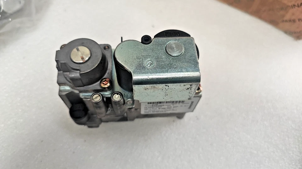 Bloc Gaz Combiné Honeywell Resideo VK4100C1000 - Vanne Gaz - Image 3 of 4