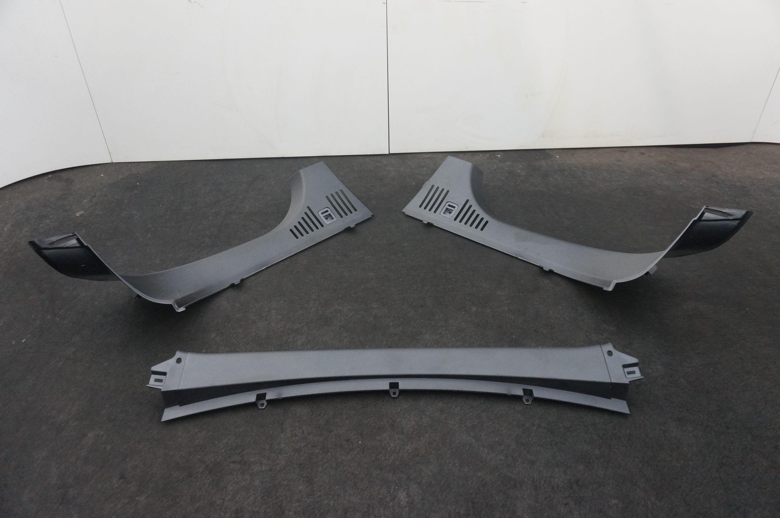 Set 3 Rear Trunk Trim Cover OEM 3W5863667 Bentley Continental Flying Spur 06-12