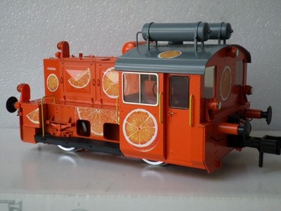 MÄRKLIN kleiner Köf Ref. 5578 mit orangem Dekor, Maßstab 1:32.