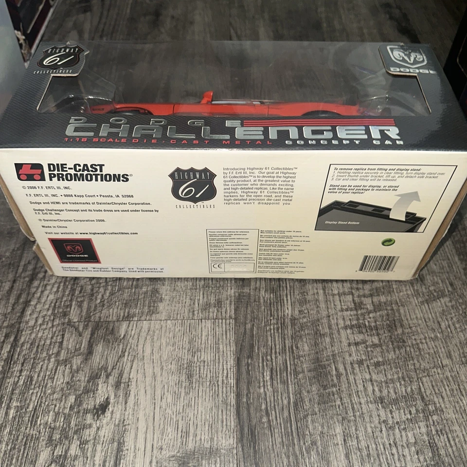 HIGHWAY 61/DCP 1 18 ORANGE DODGE CHALLANGER 6.1 HEMI CONCEPT CAR #50502 - Image 2 of 4